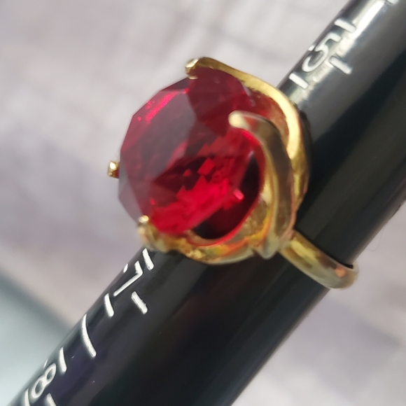 Ring - Picture 4 of 10